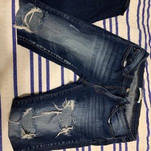 Distressed skinny jeans size 29